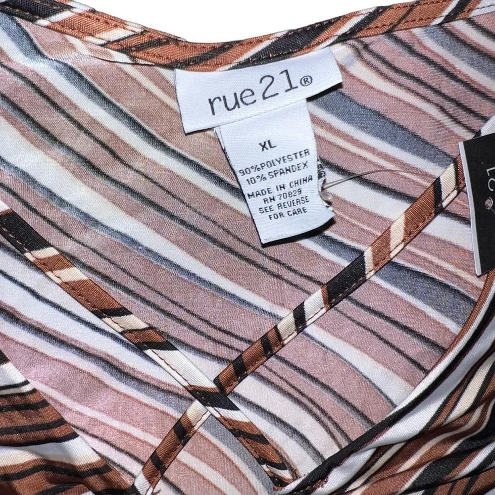 Top from Rue21 - Picture 3 of 3